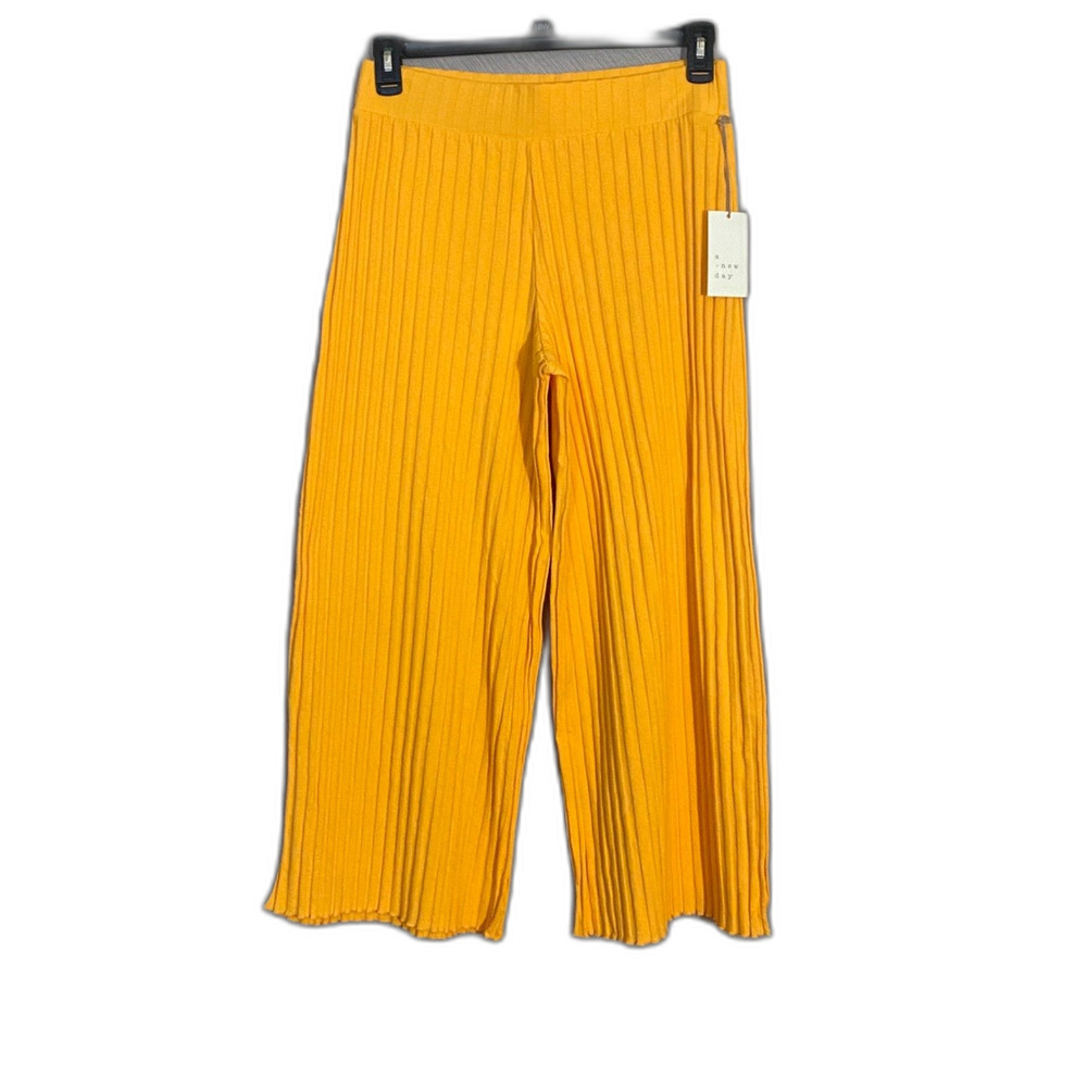 A New Day NWT Women's Medium Orange Ribbed Wide Leg Crop Knit Pants Stretch